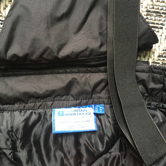 SOLD —Mountain Warehouse Bibbed Snowpants Size 6 in great shape! - Picture 4 of 10